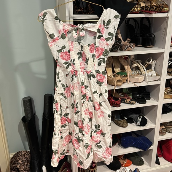 Old navy summer dress with open tie back full length - Picture 2 of 2